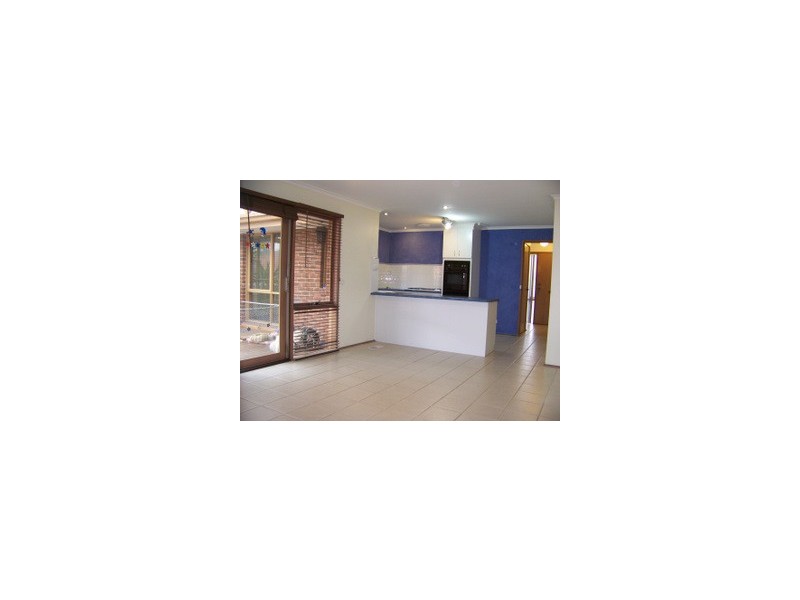 50 Courtney Avenue, Cranbourne North VIC 3977