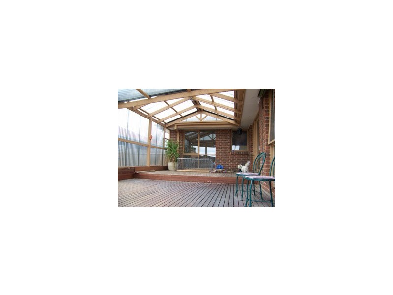 50 Courtney Avenue, Cranbourne North VIC 3977