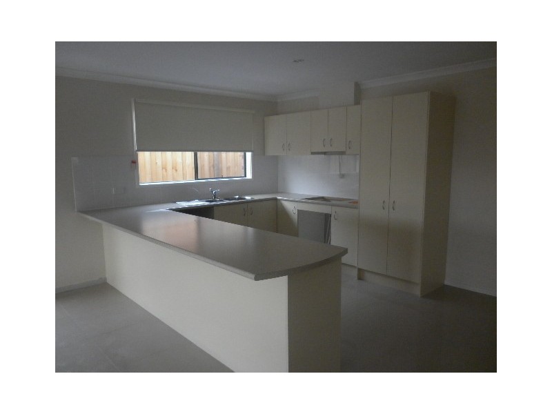 100 William Thwaites Boulevard, Cranbourne North VIC 3977