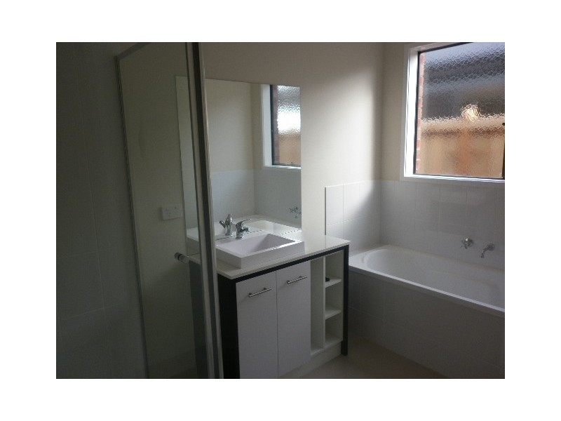 100 William Thwaites Boulevard, Cranbourne North VIC 3977
