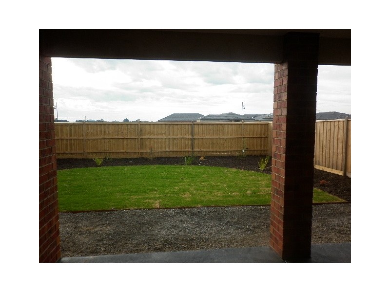100 William Thwaites Boulevard, Cranbourne North VIC 3977