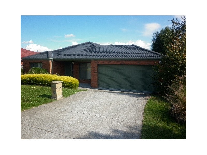 13 Turella Close, Berwick VIC 3806