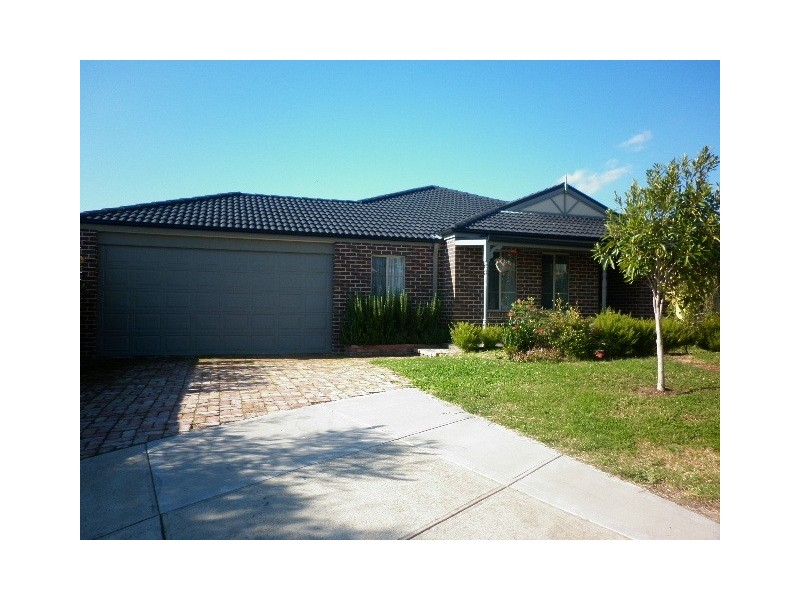 4 Blue Wren Place, Berwick VIC 3806