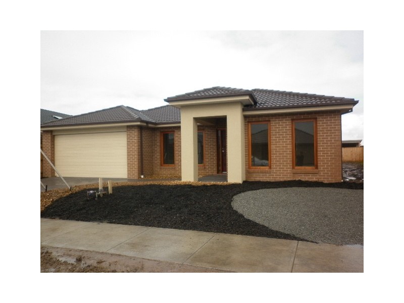 9 Beechtree Way, Cranbourne North VIC 3977