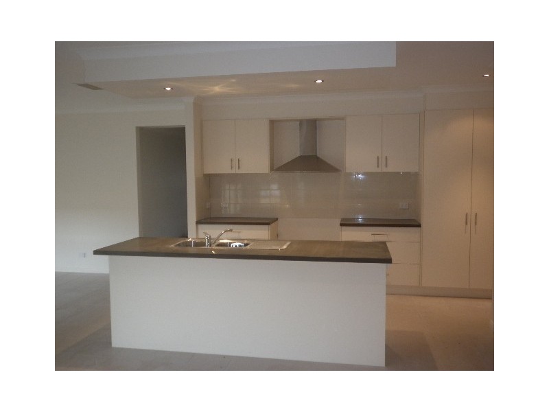 9 Beechtree Way, Cranbourne North VIC 3977