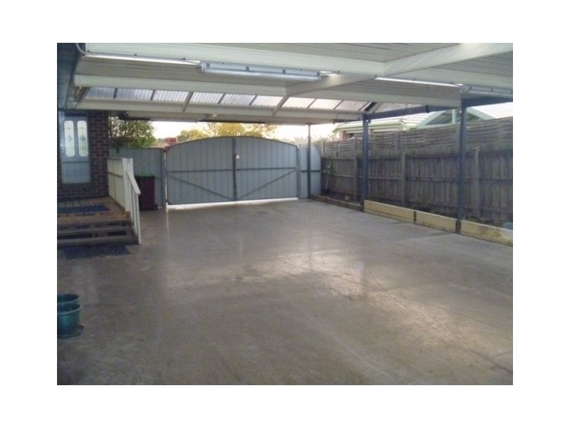 52 Lakeview Drive, Narre Warren South VIC 3805