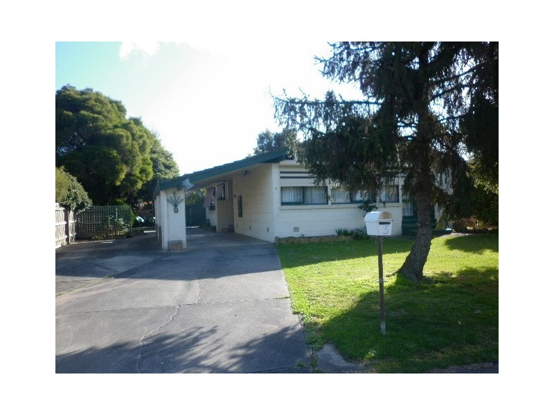 3 Charles Street, Pakenham VIC 3810