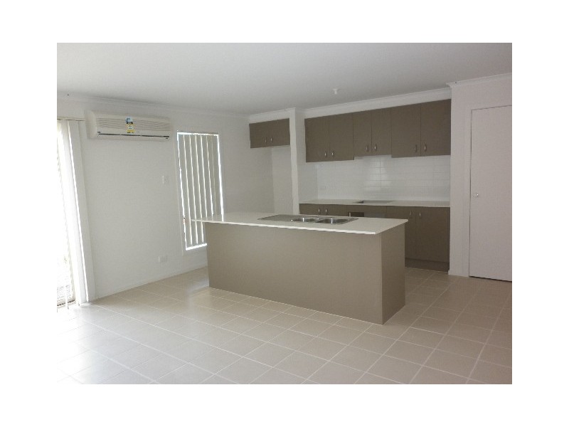 36 Blue Hills Boulevard, Pakenham VIC 3810