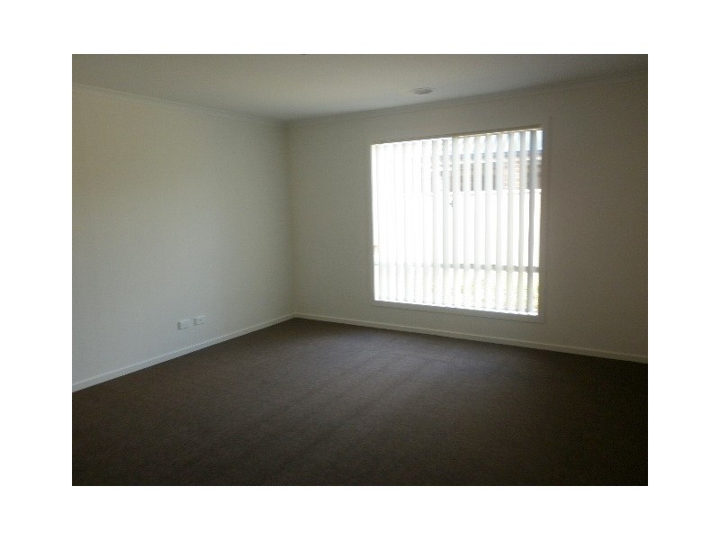 36 Blue Hills Boulevard, Pakenham VIC 3810