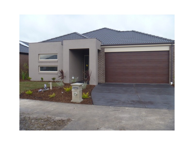 34 Park Orchard Drive, Pakenham VIC 3810