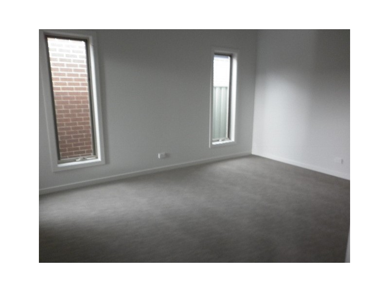 34 Park Orchard Drive, Pakenham VIC 3810