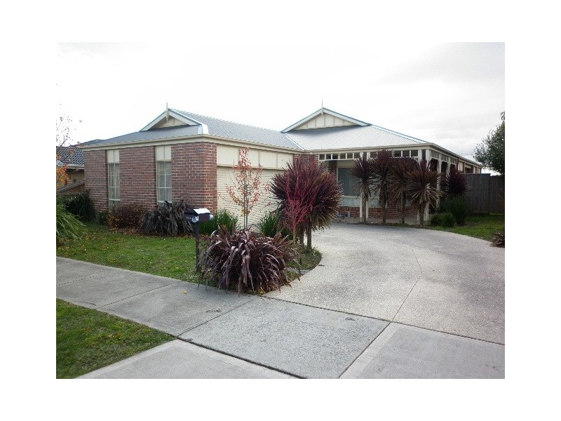 26 Golden Grove, Narre Warren South VIC 3805