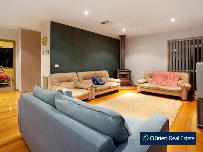 88 Avebury Drive, Berwick VIC 3806