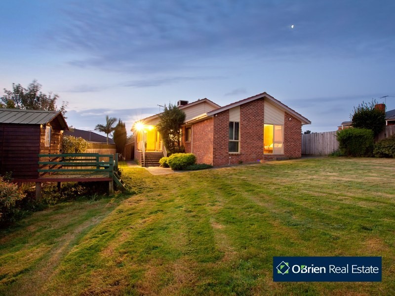 88 Avebury Drive, Berwick VIC 3806