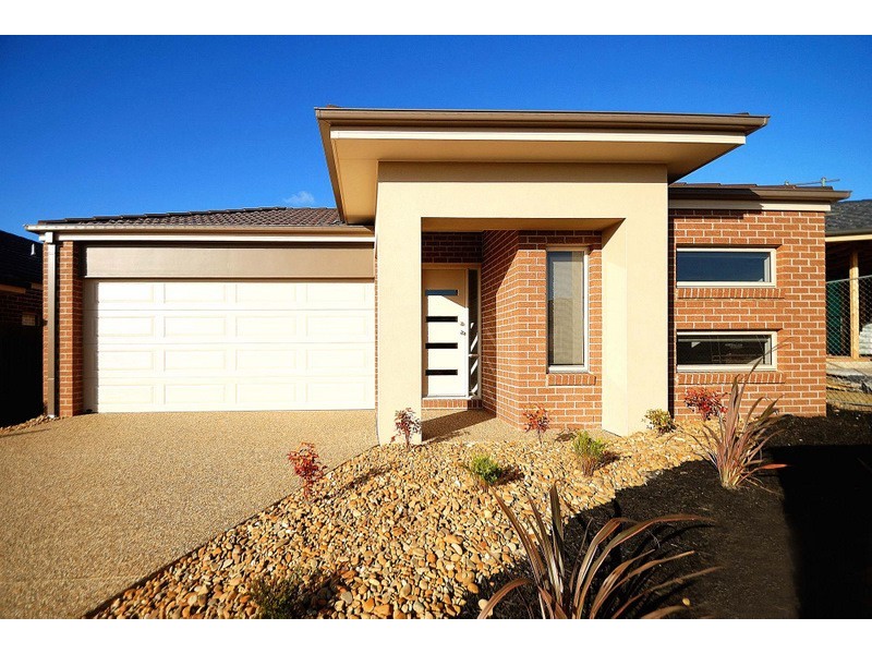 6 Abrus Circuit, Cranbourne North VIC 3977