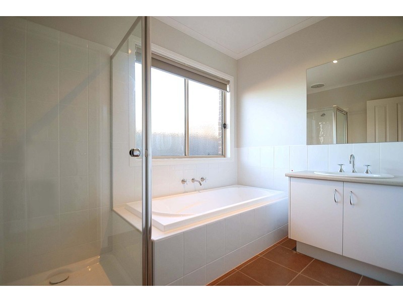 6 Abrus Circuit, Cranbourne North VIC 3977