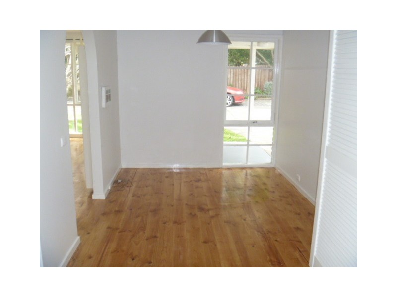 Unit 4 4-6 Gibb Street, Berwick VIC 3806