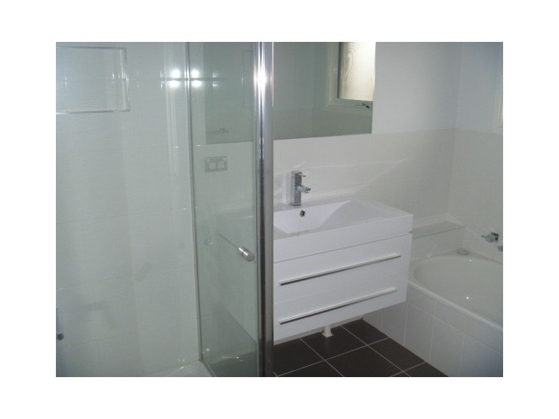 Unit 4 4-6 Gibb Street, Berwick VIC 3806