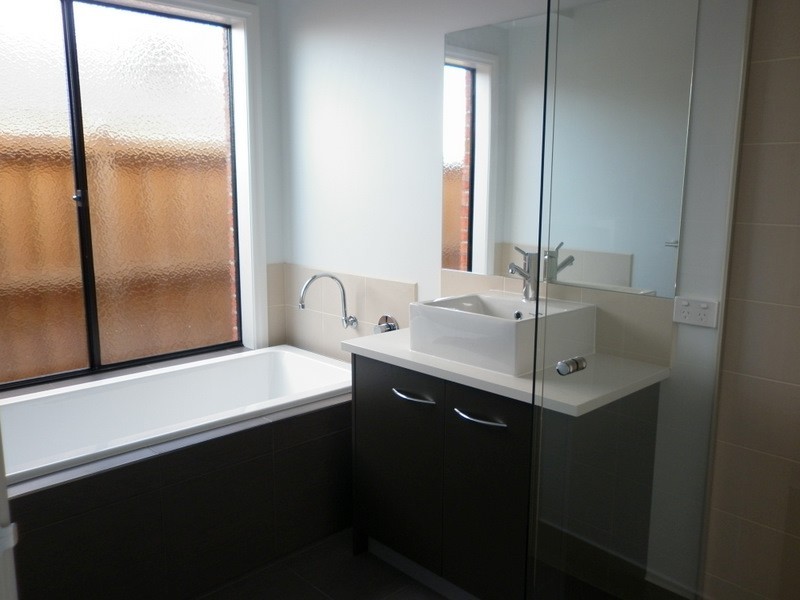 14 Chalbury Crescent, Cranbourne North VIC 3977