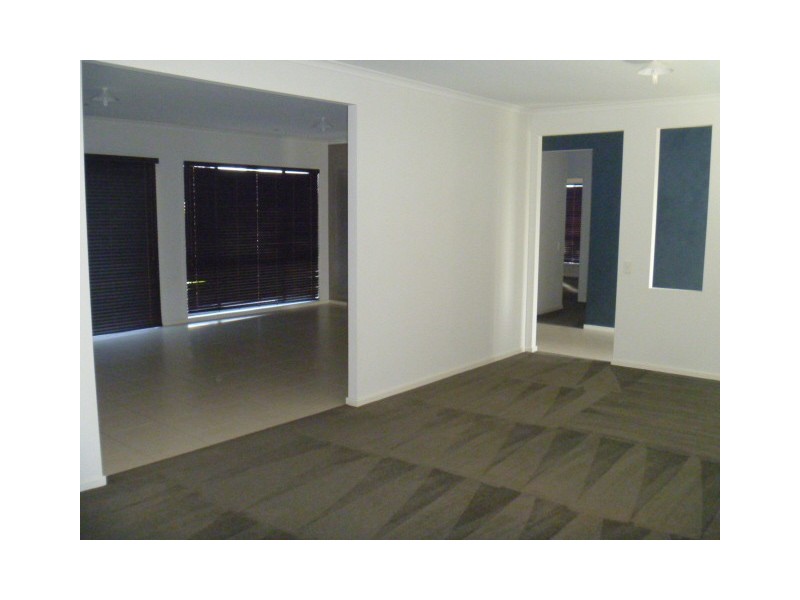 71 Viewgrand Drive, Berwick VIC 3806