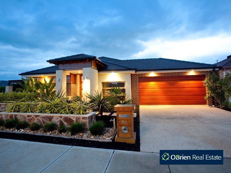 13  Liberty Avenue, Berwick VIC 3806