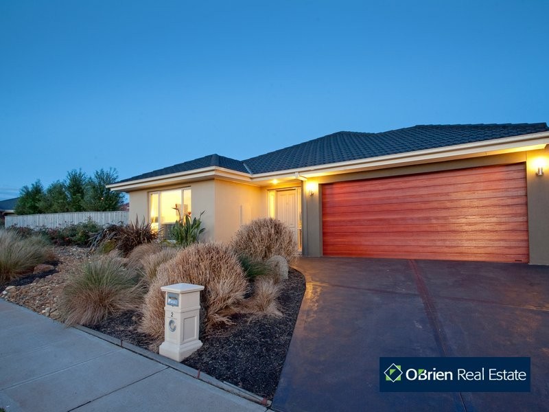 2 Emmett Avenue, Berwick VIC 3806