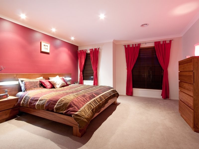 8 Lawton Grove, Berwick VIC 3806