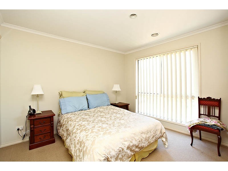 30/12 Grant Close, Berwick VIC 3806