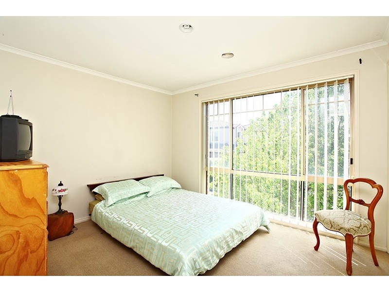 30/12 Grant Close, Berwick VIC 3806