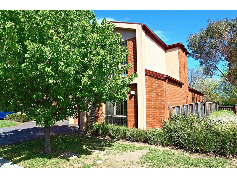 30/12 Grant Close, Berwick VIC 3806