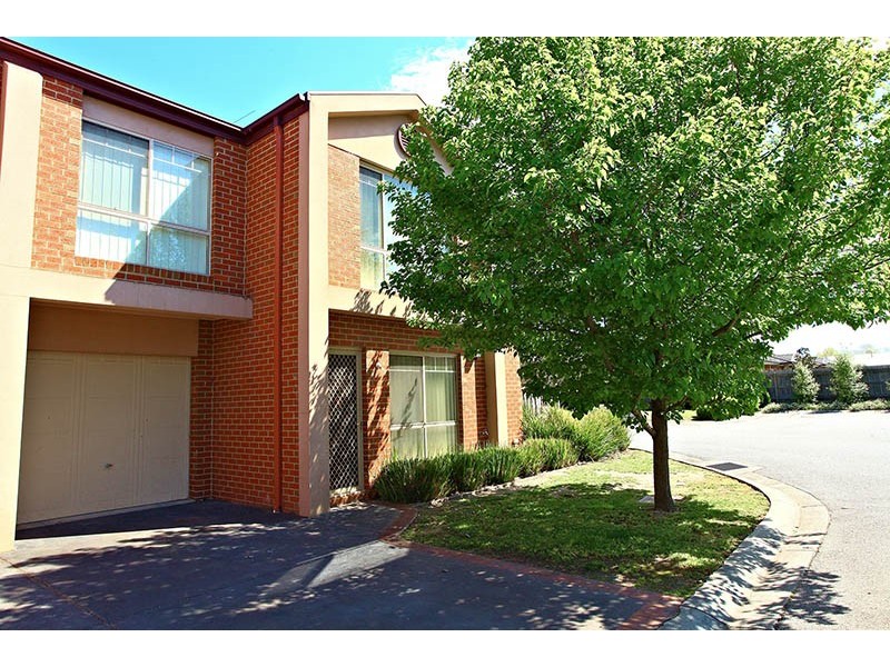 30/12 Grant Close, Berwick VIC 3806