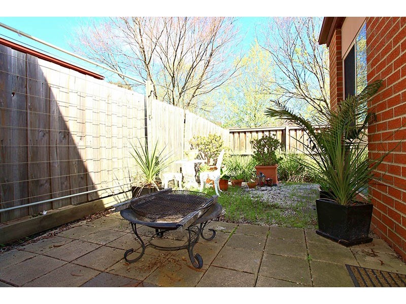 30/12 Grant Close, Berwick VIC 3806