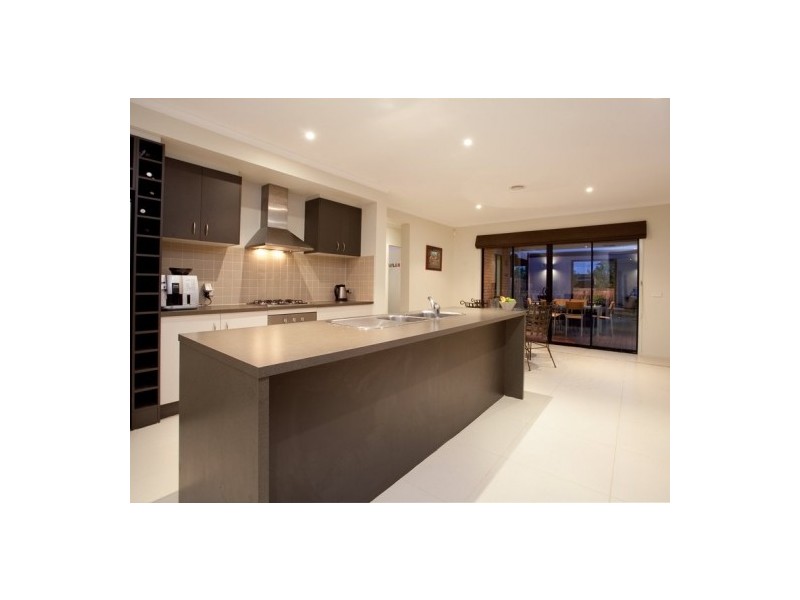 13 Emmett Avenue, Berwick VIC 3806