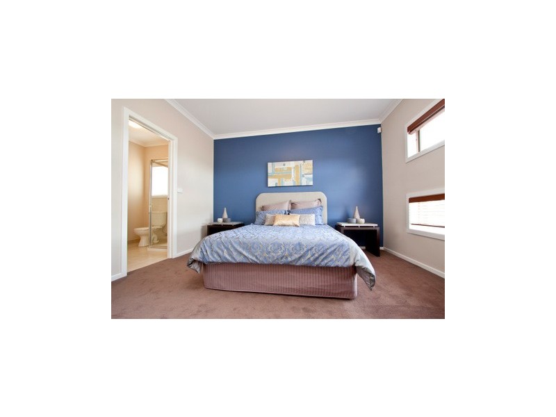 854  Webster Way, Pakenham VIC 3810