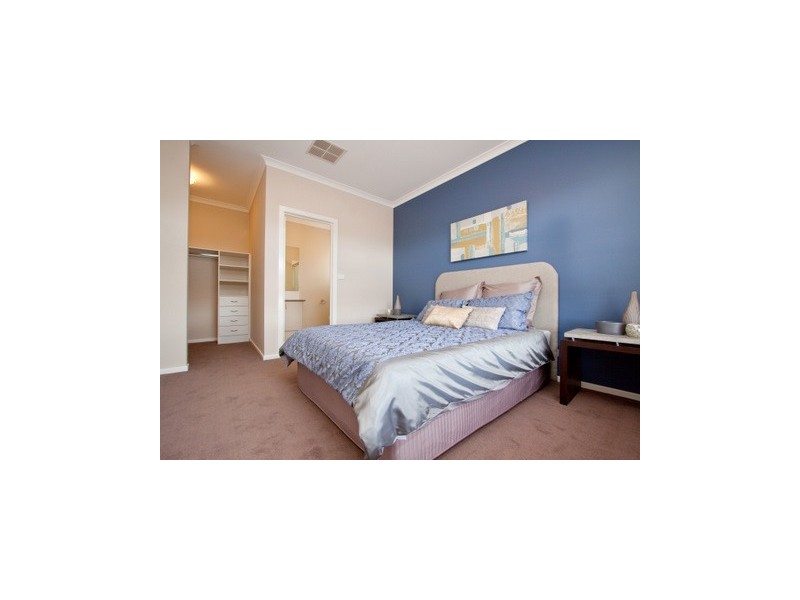 854  Webster Way, Pakenham VIC 3810