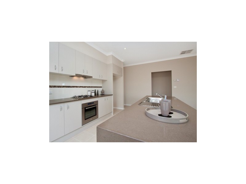 854  Webster Way, Pakenham VIC 3810