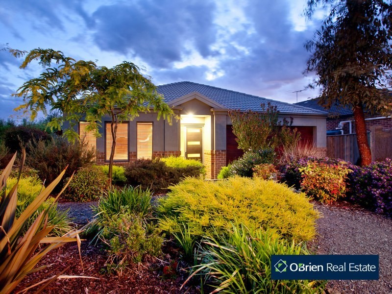 2 Lorne Court, Berwick VIC 3806