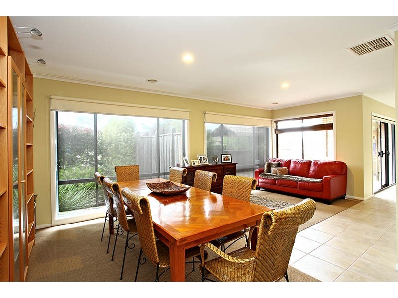 2 Lorne Court, Berwick VIC 3806