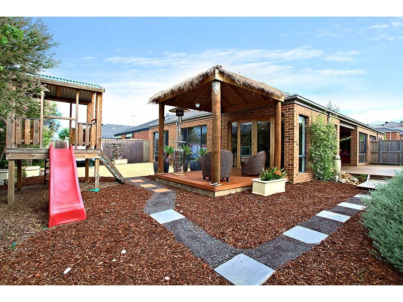 2 Lorne Court, Berwick VIC 3806