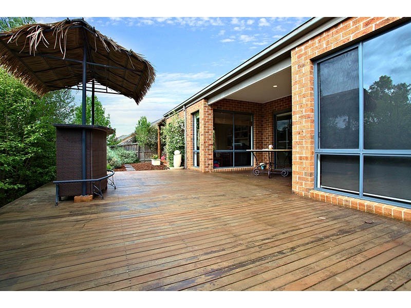 2 Lorne Court, Berwick VIC 3806