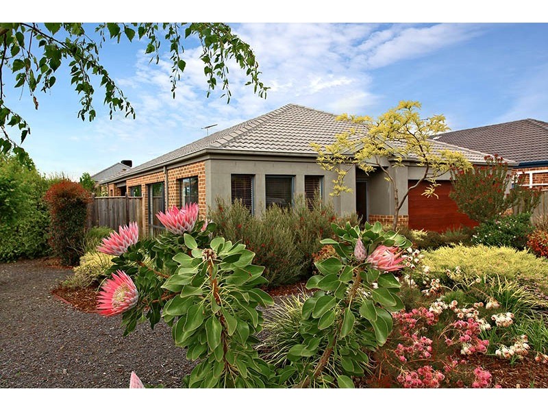 2 Lorne Court, Berwick VIC 3806