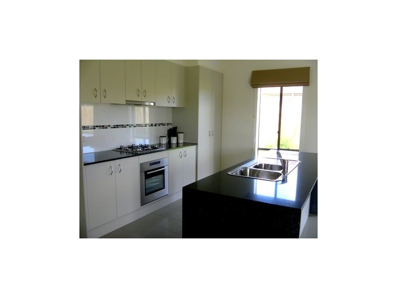 853 Webster Way, Pakenham VIC 3810