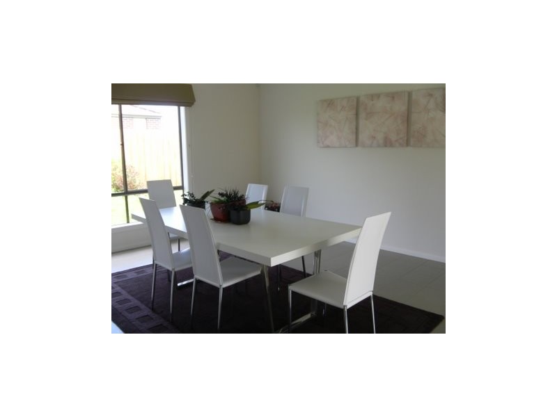 853 Webster Way, Pakenham VIC 3810