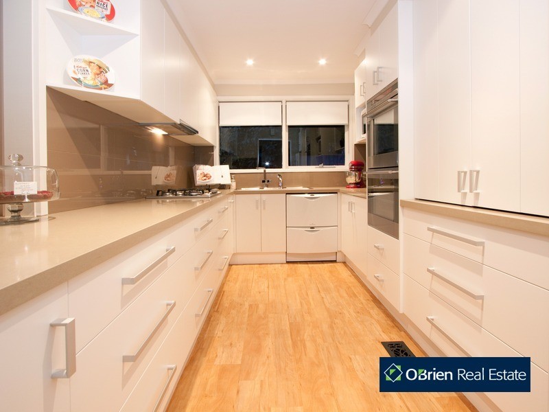 13 Ridge Road, Berwick VIC 3806