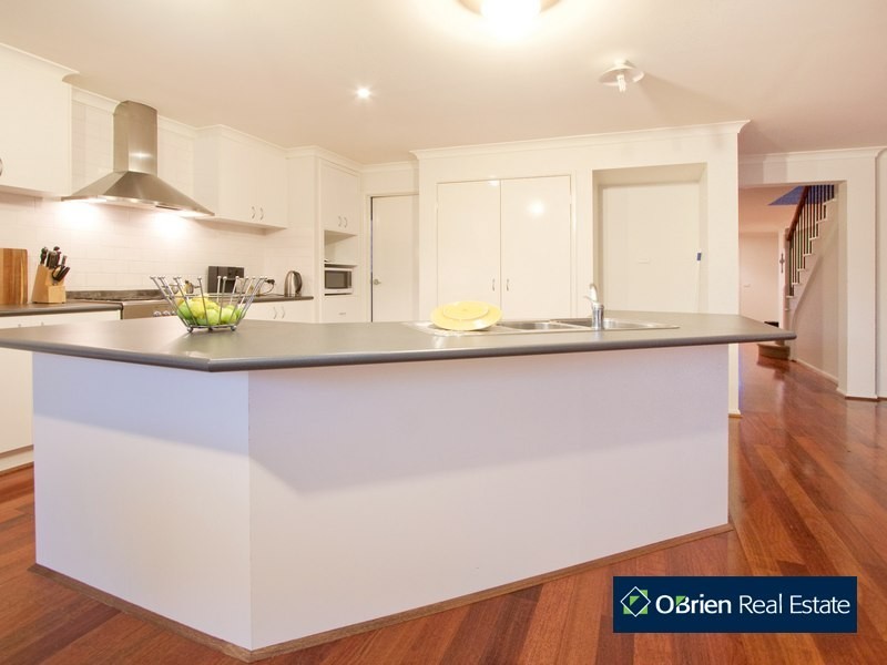 43 Hunt Club Boulevard, Cranbourne VIC 3977