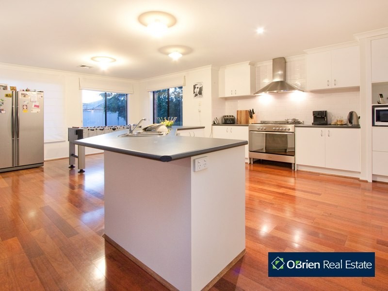 43 Hunt Club Boulevard, Cranbourne VIC 3977