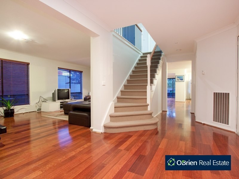 43 Hunt Club Boulevard, Cranbourne VIC 3977