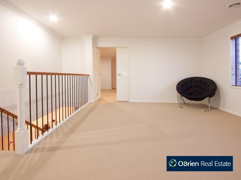 43 Hunt Club Boulevard, Cranbourne VIC 3977