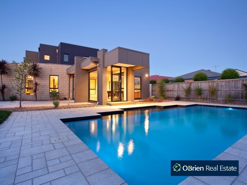 21 Riverglen Road, Berwick VIC 3806