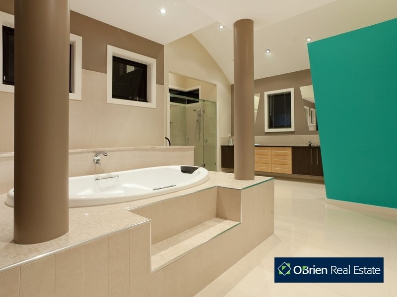 21 Riverglen Road, Berwick VIC 3806